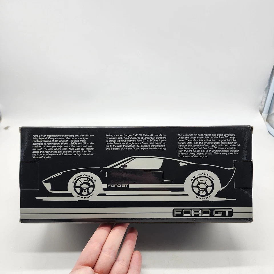 Ford GT Concept 1/18 Scale Die Cast Car Yellow W/Black Bean Stalk Group #10020 - Image 4 of 4