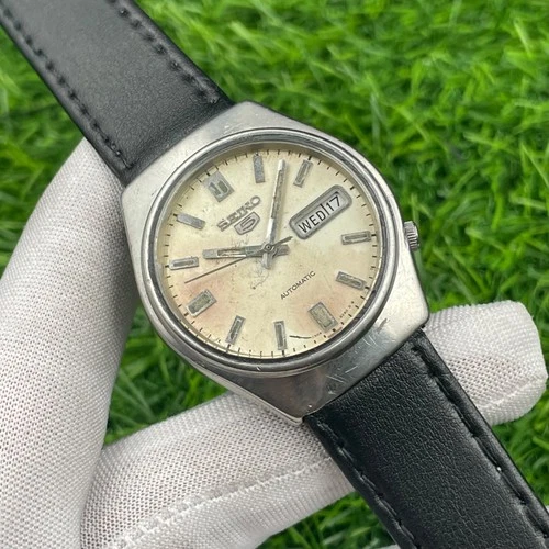 Vintage Seiko 5 Automatic Made in Japan Men’s Watch Day-Date 6309-7330