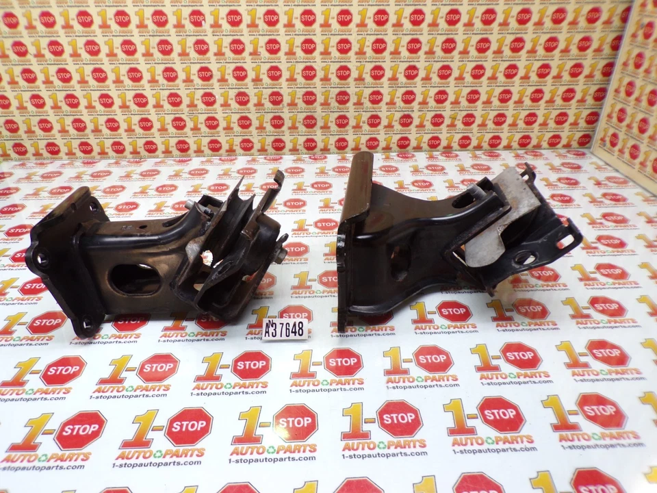 Nissan Titan XD 2016-2019 5,0 L soporte de montaje del motor izquierdo y derecho 11220-EZ50A OEM Foto 2 de 4