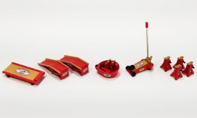GMP Werkstatt-Zubehör Shop Tool Set 2 Busted Knuckle Garage 1:18 18964 Werkstatt
