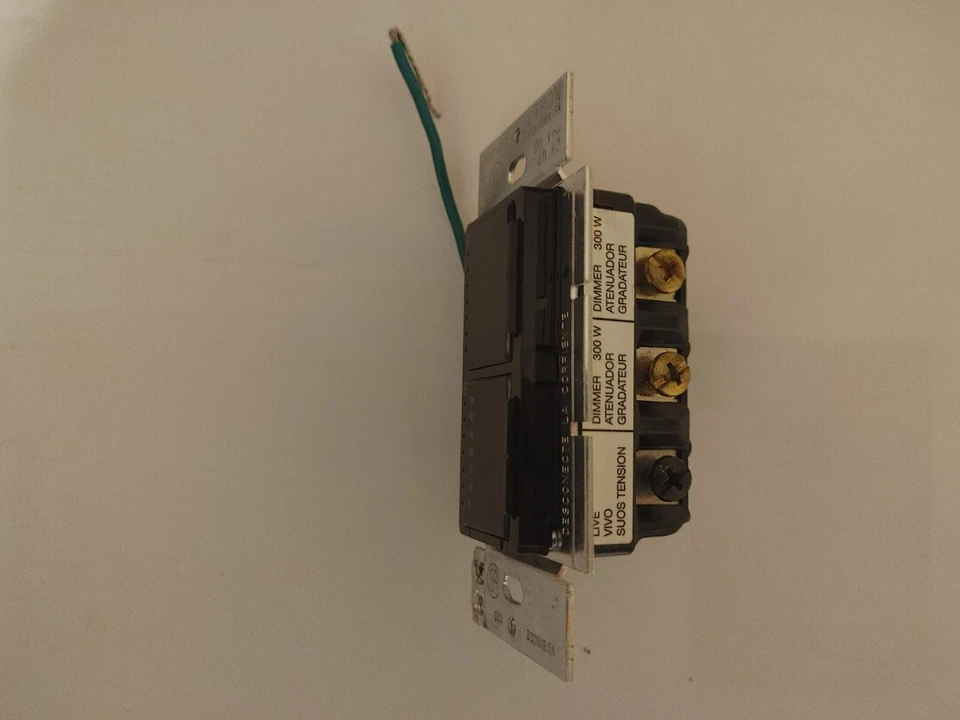 Atenuador/temporizador Lutron Maestro MA-L3T251-marrón Foto 2 de 4