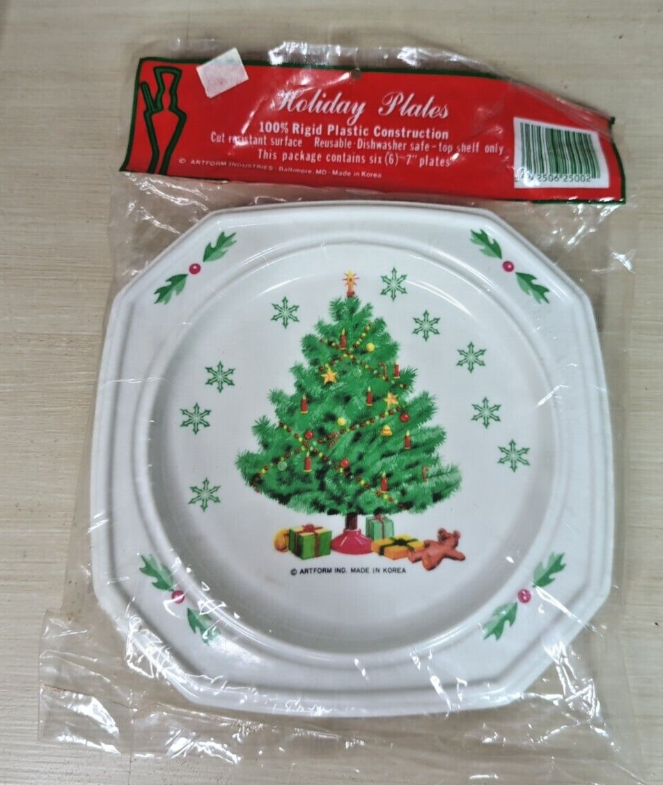 Christmas Tree Artform Industries 7" Plastic Holiday Plates NEW Old