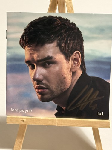 PERSONALLY SIGNED/AUTOGRAPHED LIAM PAYNE - LP1 CD. ONE DIRECTION - Picture 5 of 9