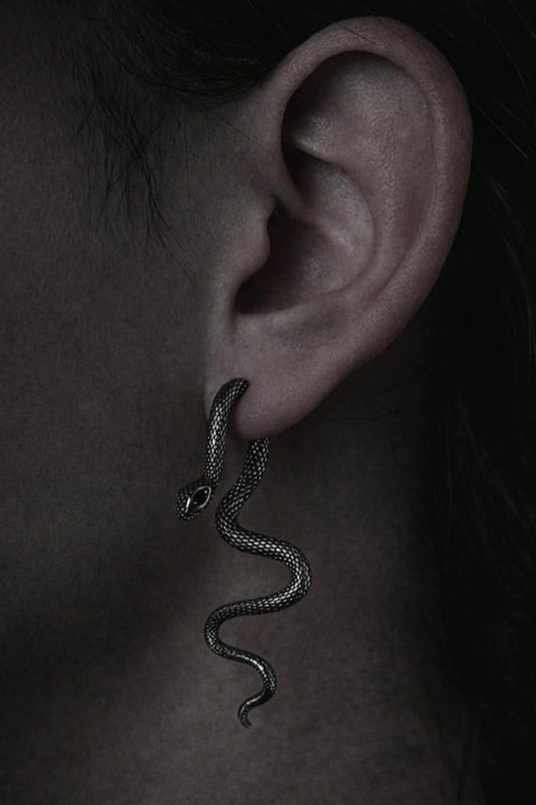 Pendientes colgantes serpiente gótica (par)- tono plata- nuevos- unisex