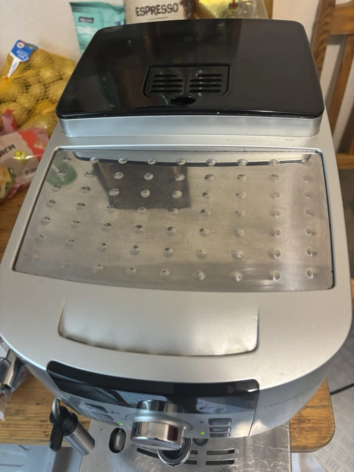 DeLonghi Magnifica S ECAM 22.110.SB, Foto 4 von 5