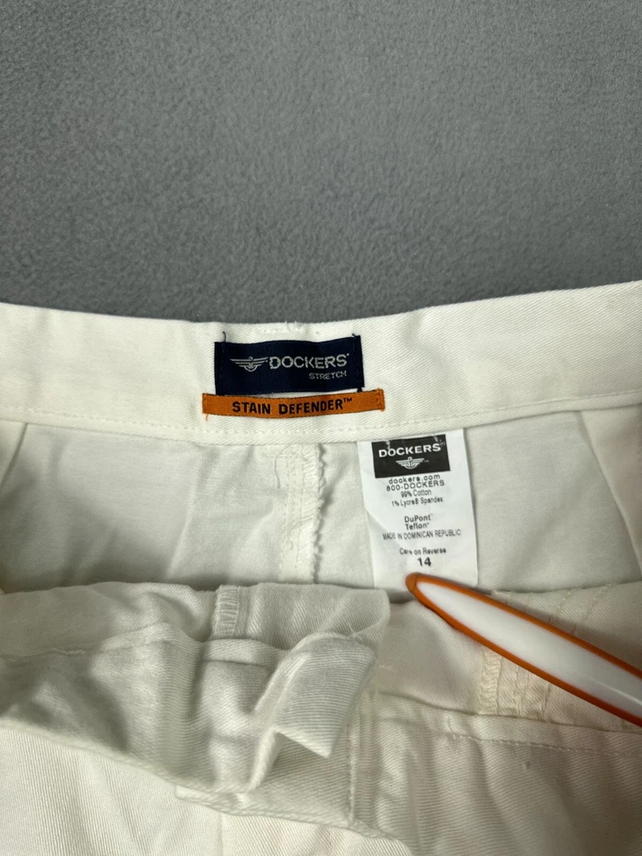 Pantalones Cortos Mujer 14 DOCKERS Off White Elastizados Planos Tiro Alto Dupont Stain Defend Foto 2 de 4