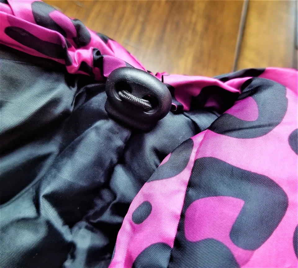 Saco de dormir Wildkin rosa leopardo capucha mantenerse caliente resistente al agua difícil de encontrar Foto 4 de 4