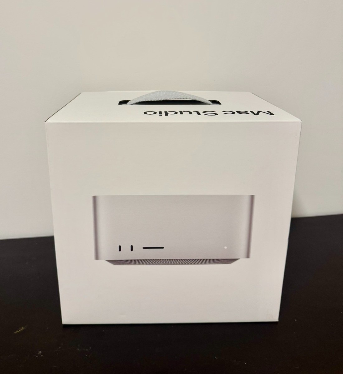 Apple Mac Studio (1TB SSD, M2 Ultra, 64GB) Silver - MQH63LL/A