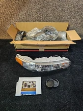 Eagle Eyes GM216-B101L Driver Side Replacement Headlight For Buick Century 97-05