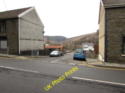 Foto 6x4 SW Ende der Margam Street, Commer Abercregan \/SS8596 gesehen über c2015