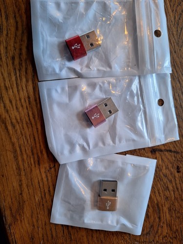Adapter USB C naar USB A - kleuren rood, roze en champagne - Afbeelding 2 van 2