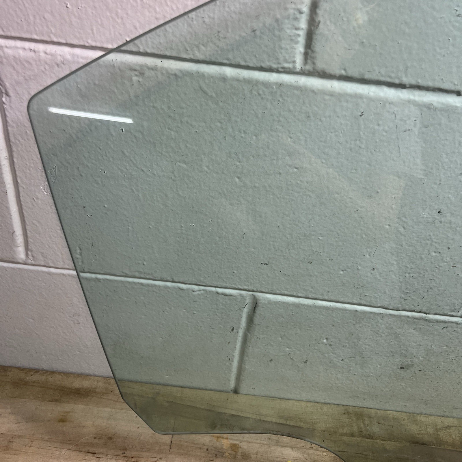 2014-2017 Maserati Ghibli Rear Right Passenger Side Door Window Auto Glass OEM