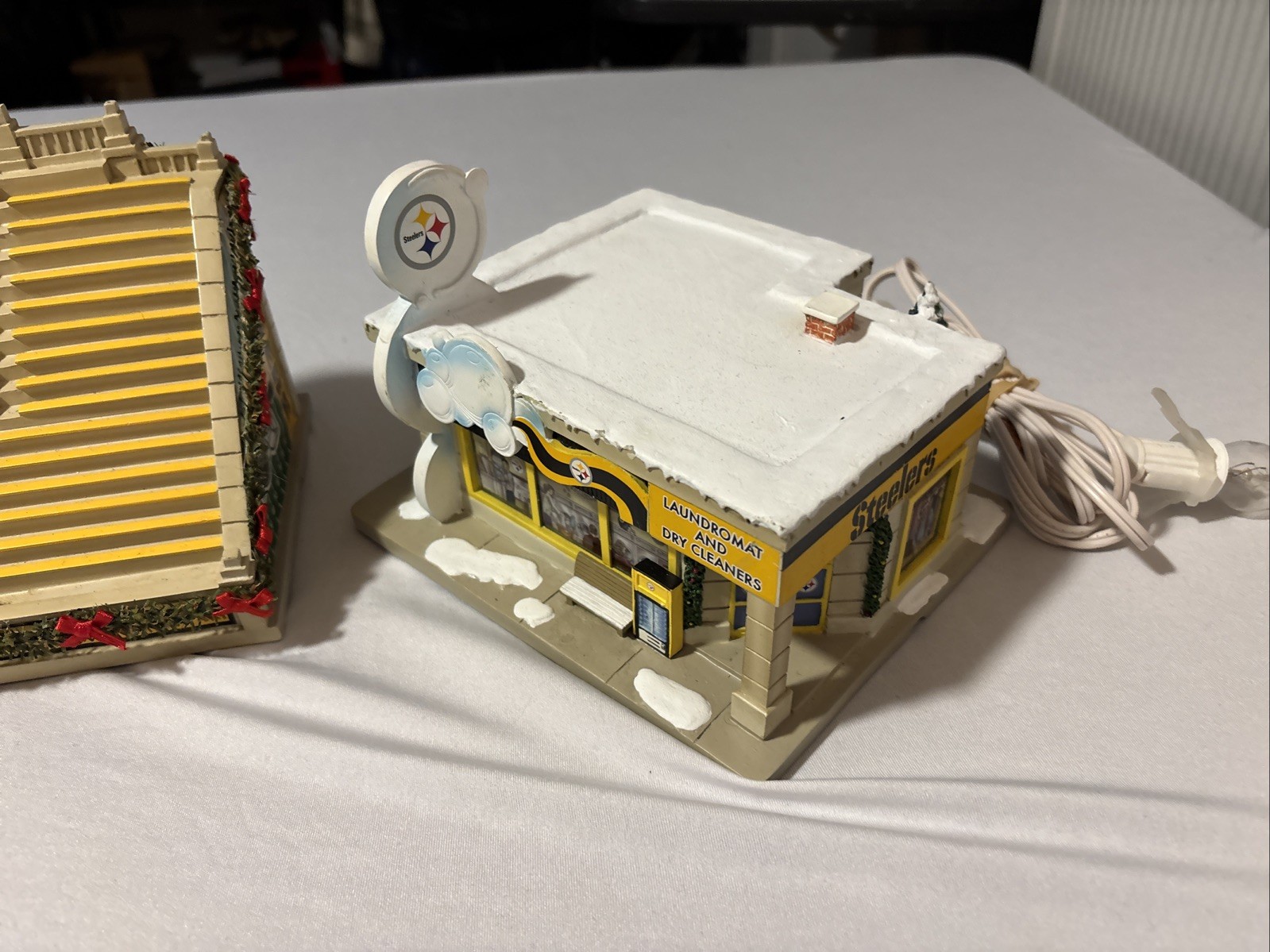 Pittsburgh Steelers Hawthorne Village Stadium , Laundromat