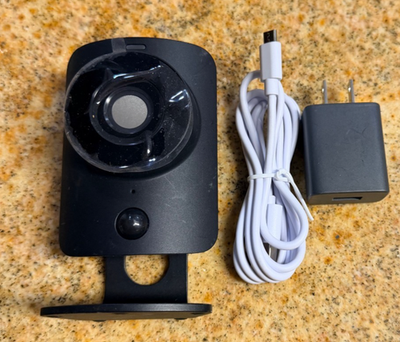 SimpliSafe SimpliCam 1080p Black Indoor Camera Model SSCM2 Stand No Cords