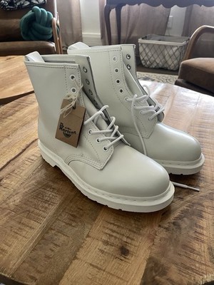 Dr. Martens 1460 Mono White Smooth Leather Boots NWOB Mens  display picture 2