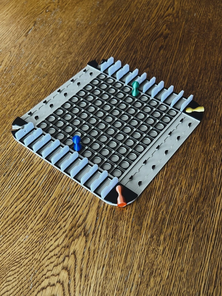 Wall Chess Strategy Board Game – Modern & Stylish - Travel Edition - Image 3 of 4