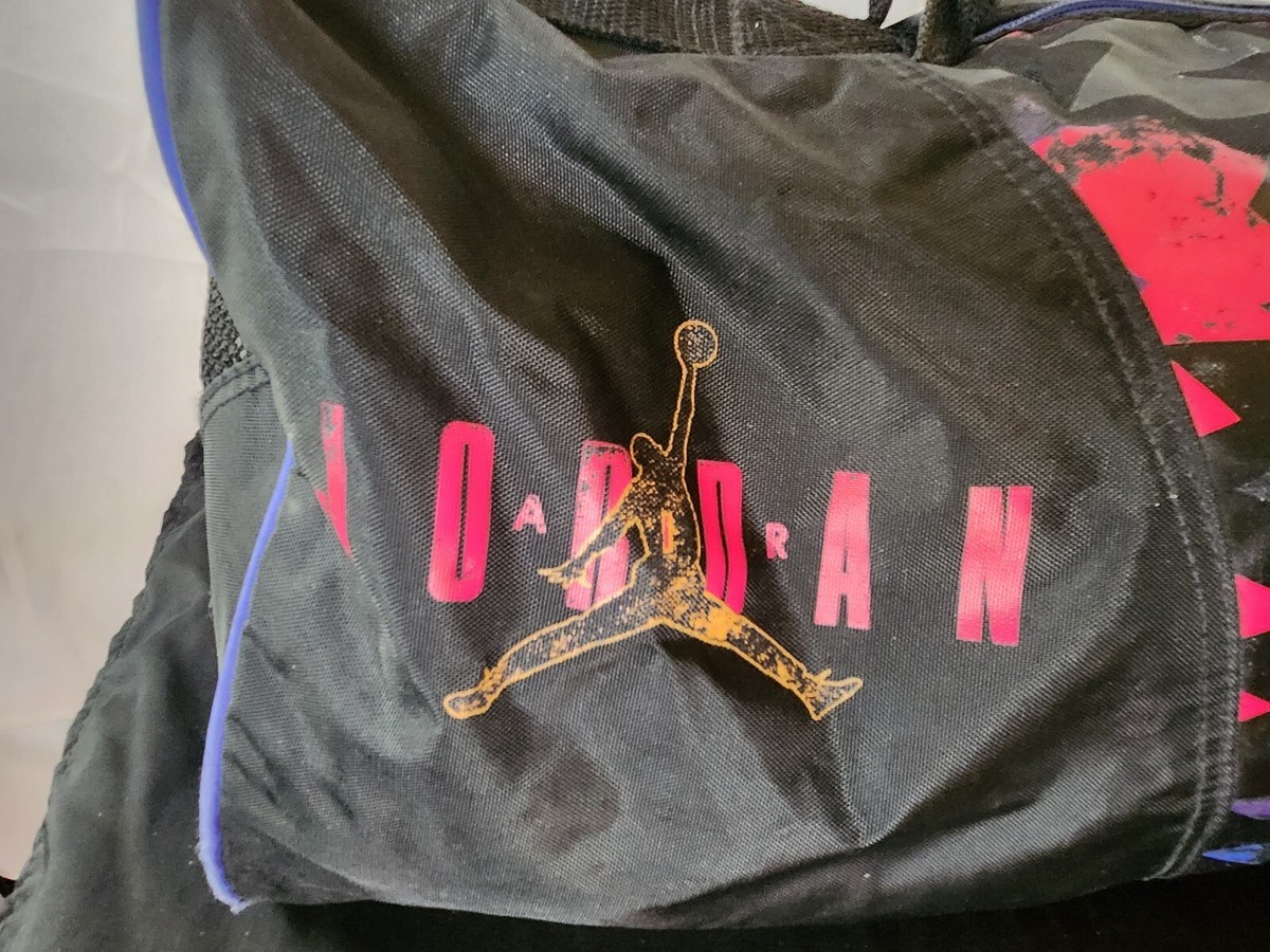 🔥🚨Vintage Nike 90s Black/Purple/Red Duffle Gym Bag Rare 🔥🚨Vintage Nike 90s Black/Purple/Red Duffle Gym Bag Rare