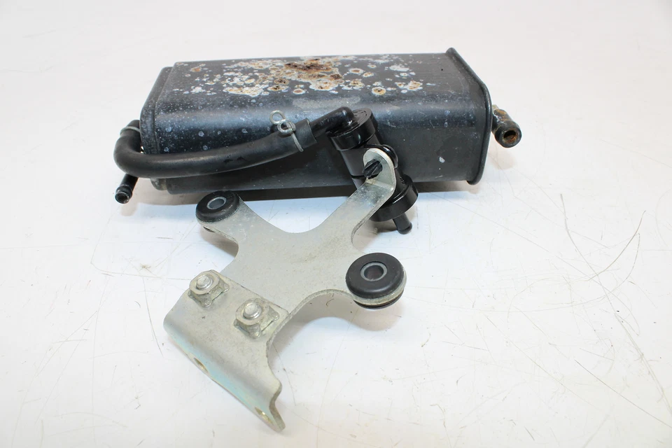 2007 Yamaha Yzf R1 Evap Vapor  Charcoal Emission Canister - Image 3 of 4