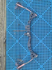 DIAMOND RAZOR EDGE 60LB COMPUND BOW fishing arrow included