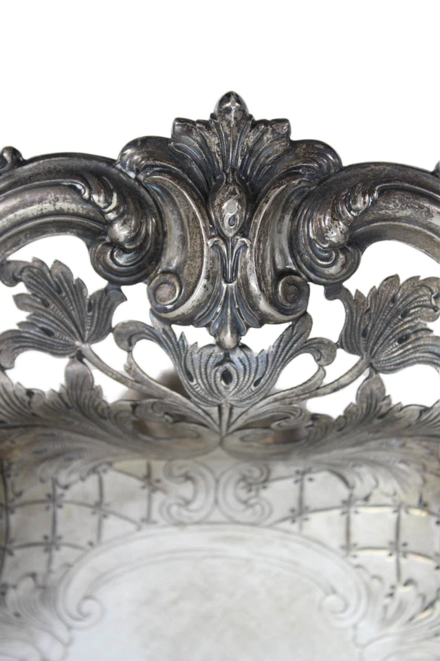 Plato con patas de filigrana adornado pedestal plateado enchapado en plata unisex de diseñador para adultos Foto 4 de 4