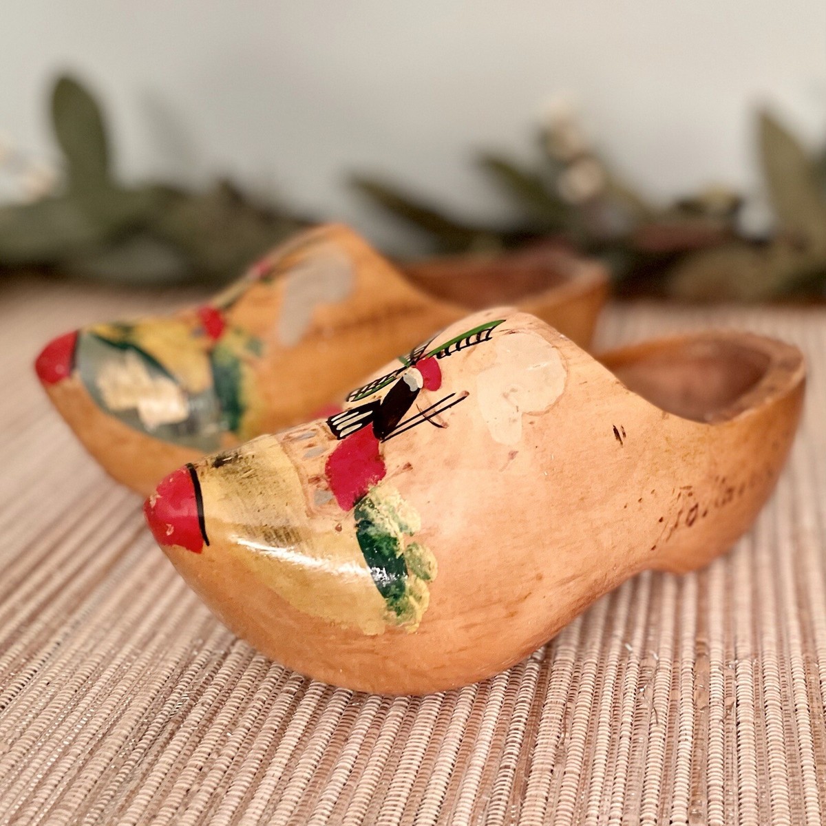 Vintage Dutch Holland Wooden Shoes Petite Clogs Hand Painted Windmill Wall  Hang