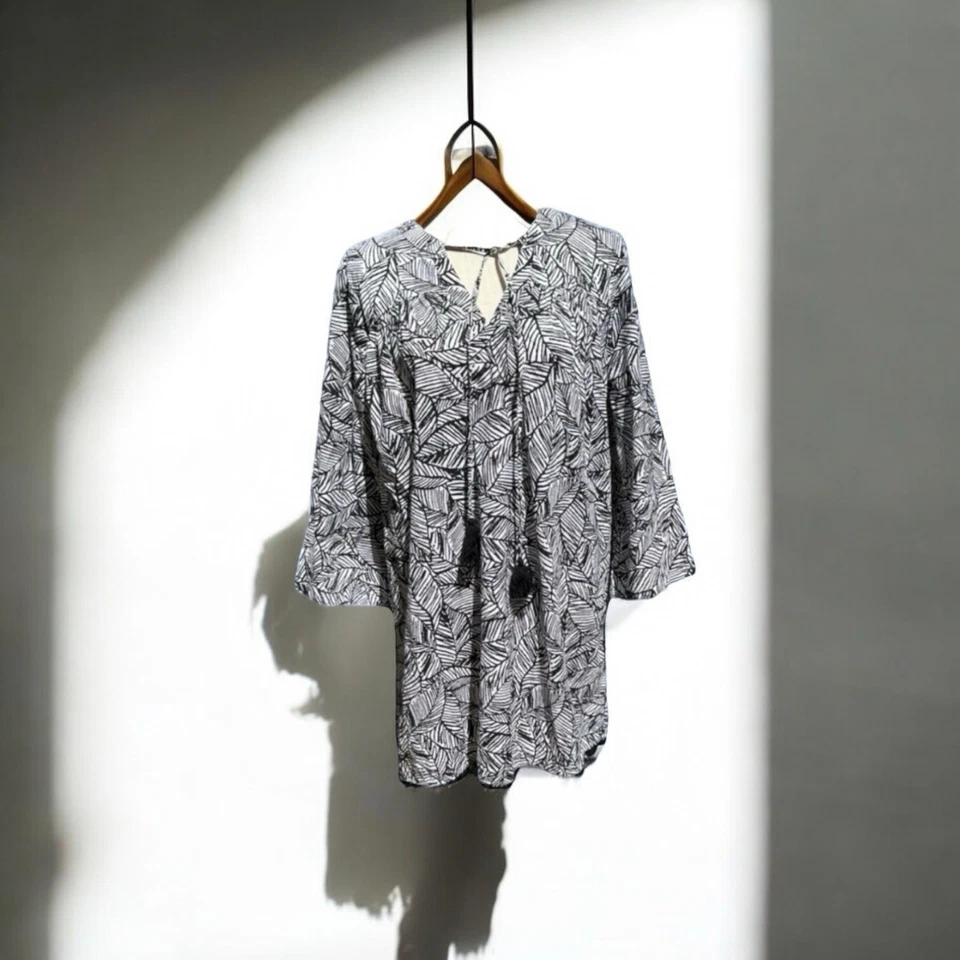 Vestido Mudpie blanco y negro hoja de palma o encubrimiento de playa talla L Foto 3 de 4