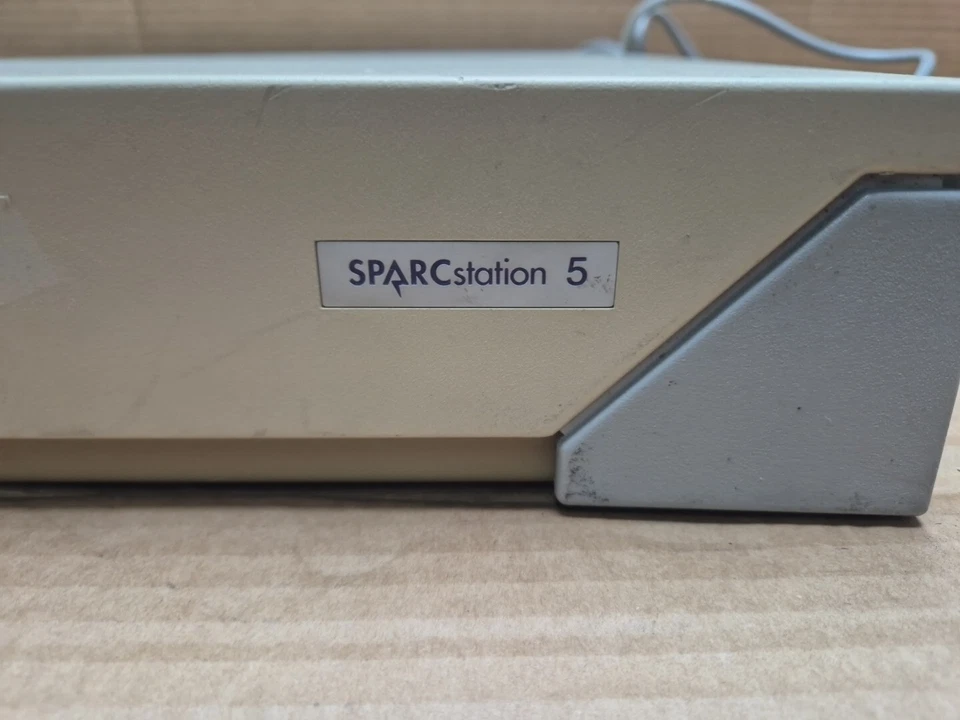 Sun Microsystems SPARC SPARCStation 5 Workstation Computer - Immagine 3 di 4