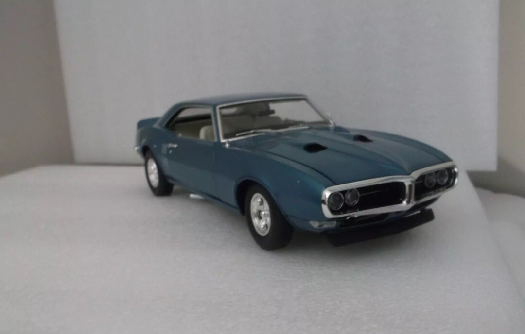1968 Pontiac Firebird 1:18 Nice Car Collection