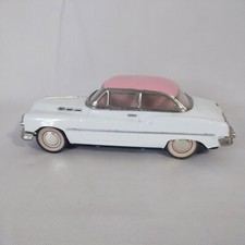 Voiture Standard Sedan Display Only Metal Toy Car MF 322 Pink/White