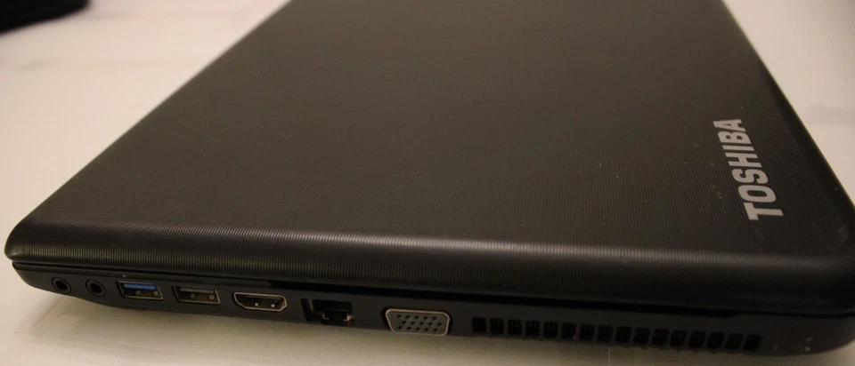 Toshiba Satellite C55-A5302 Intel Pentium 2020M HD 256GB SSD 8GB RAM Windows 10 - Image 4 of 4