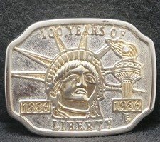 XA01184 NOS VINTAGE 1986  100 YEARS OF LIBERTY  PATRIOTIC MENS BELT BUCKLE