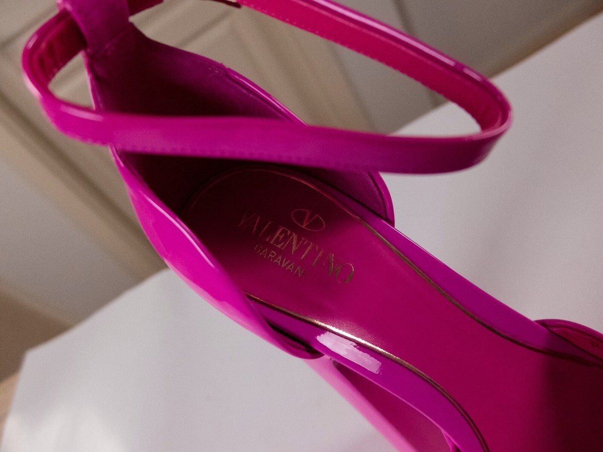 VALENTINO Garavani Discobox fuchsia pink patent leather VALENTINO Garavani Discobox fuchsia pink patent leather