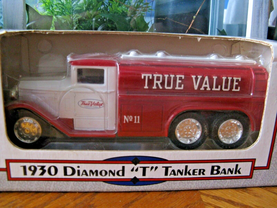 NUEVO STOCK ANTIGUO ERTL #9213 NUEVO EN CAJA 1930 VALOR REAL Diamante "T" Banco Camión Cisterna Foto 2 de 4
