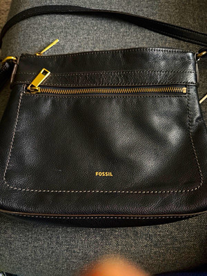 Fossil Black Leather Crossbody Bag Gold Hardware Zip Pocket