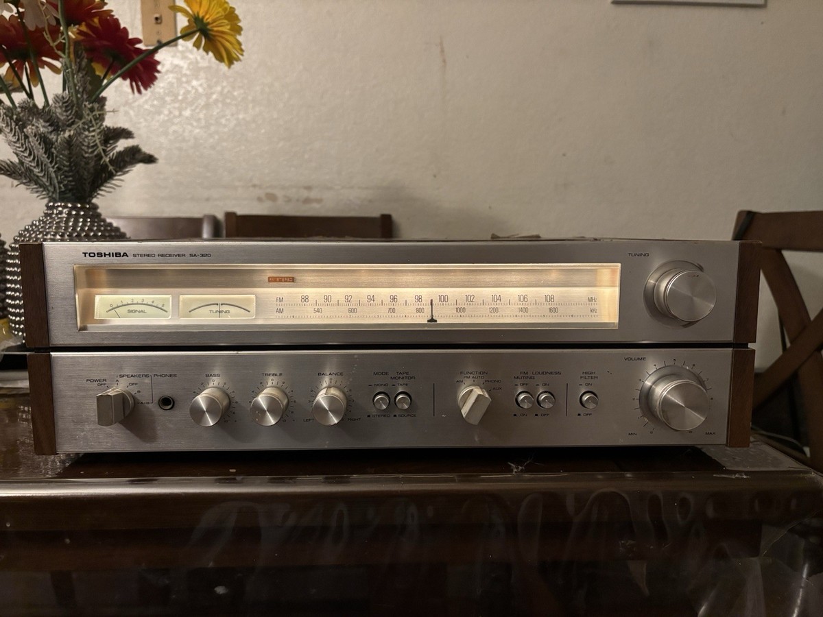 TOSHIBA SA-320 AM/FM STEREO RECEIVER - NICE SOUND - MADE IN JAPAN