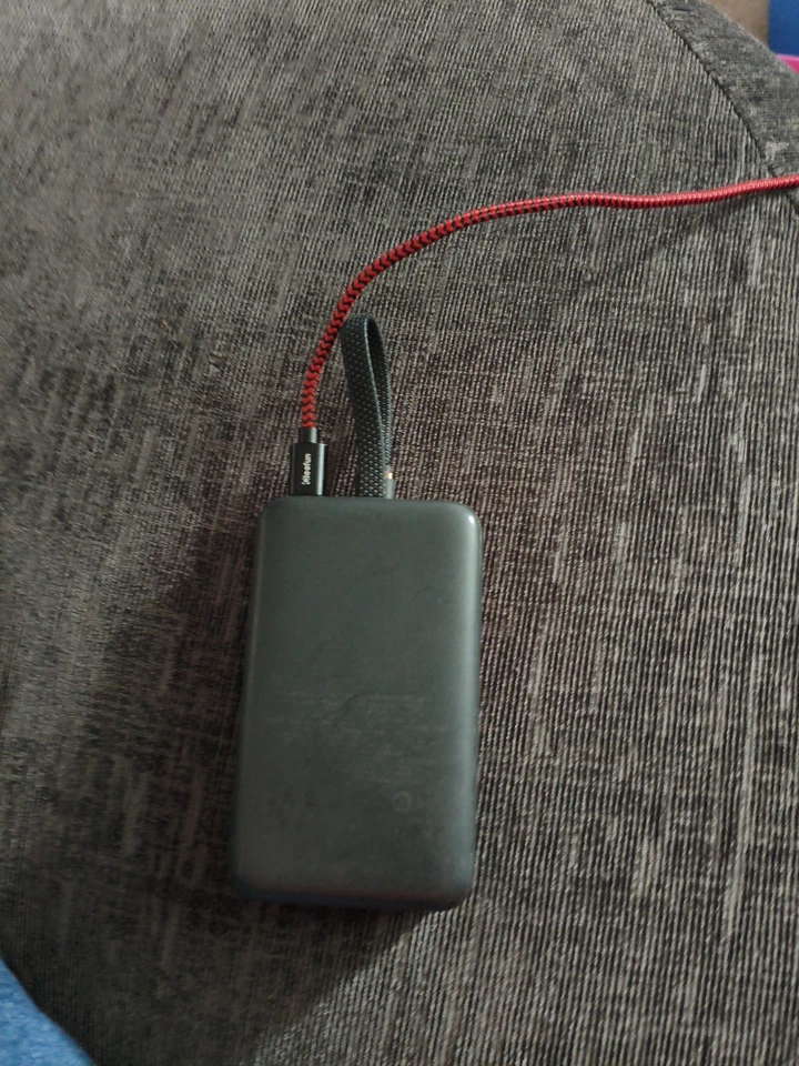 Anker Zolo 10000mAh 30W with built in USB C cable and USB and Usb C port - Image 2 of 4