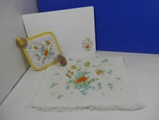 Corelle Spring Bouquet Wildflower Counter Saver Pot Holder Dish Towel