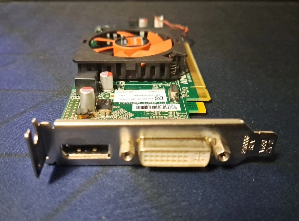 AMD 109-C26457-01 Radeon HD 7470 1 GB GDDR3 PCI Express. #Z107 - Image 3 of 3