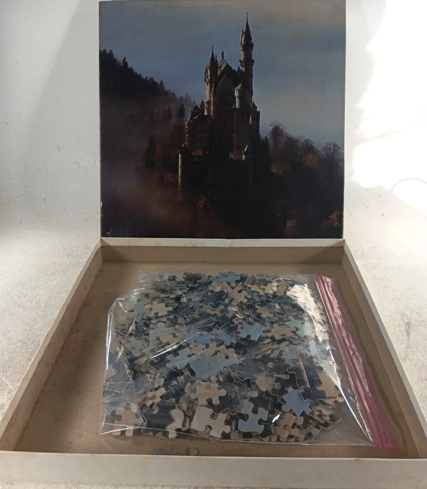 Castle in the Clouds 550 Piece Jigsaw Puzzle 18" x 24" by Hoyle - Image 3 of 3