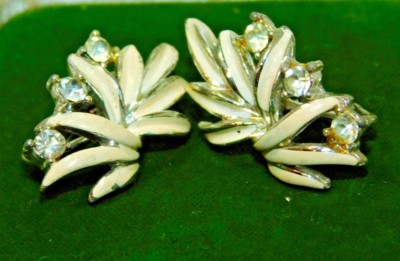 Vintage Weiße Strass Emaille Silber Blumen Clip Ohrringe Coro 12K 13
