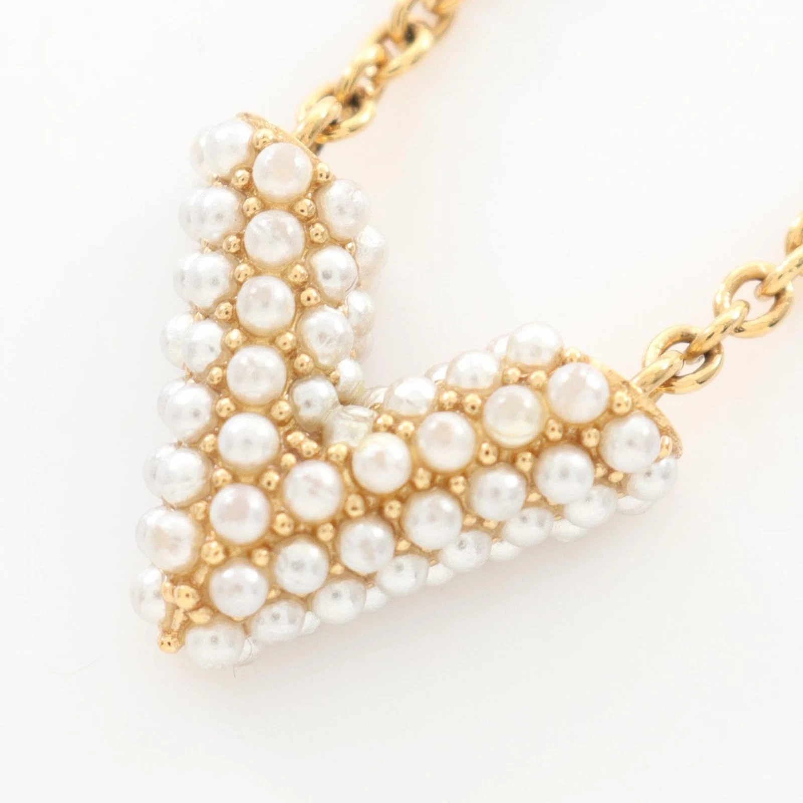 LOUIS VUITTON（LV） Collana LOUIS VUITTON Collier Essential V perle artificiali placcata oro usata LV