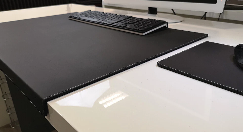 PROFI MATS Gewinkelte Schreibtischunterlage +Mauspad Echt Leder Schwarz silber Naht 70x47