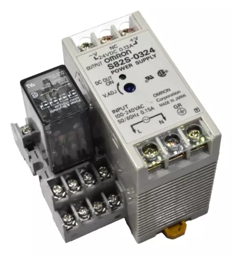 Omron S82S-0324 Power Supply 24VDC/0.13A, 110-220VAC/0.15A + KHAU-17D12-24 Relay