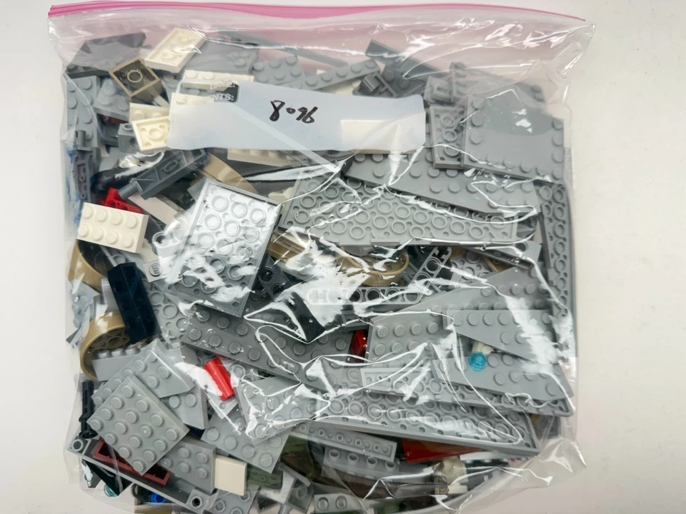 2010 Retired Star Wars Lego set #8096 Emperor Palpatine's Shuttle 100% complete! - Image 3 of 4