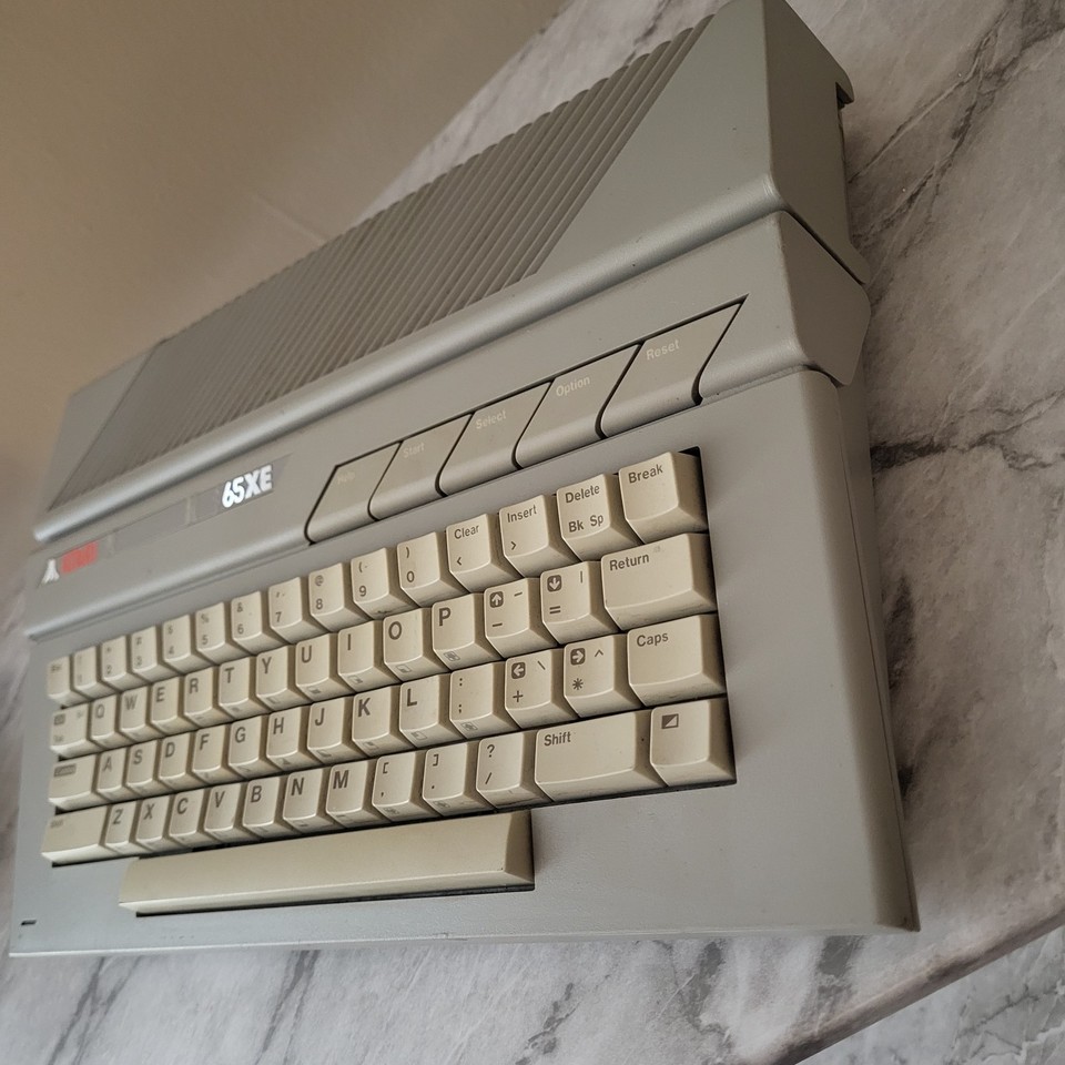 Vintage Atari 65XE 8-Bit Home Computer Grey Rare Clean Condition ...