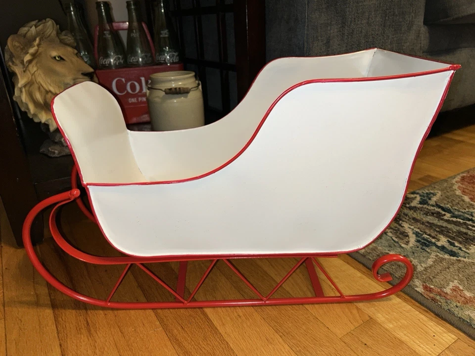 ¡Trineo primitivo de metal blanco y rojo! Foto 2 de 3