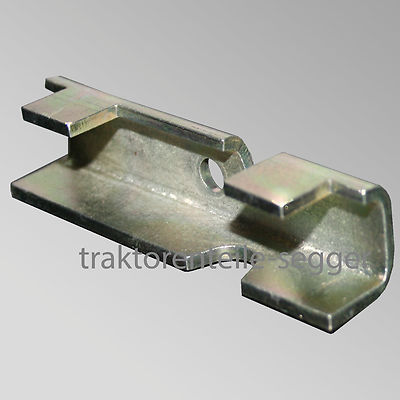 Traktorenteile Segger - Satz Lampenhalter für Deutz 06 Blink- und Rückleuchte hinten k Traktorenteile Segger - Satz Lampenhalter für Deutz 06 Blink- und Rückleuchte hinten k