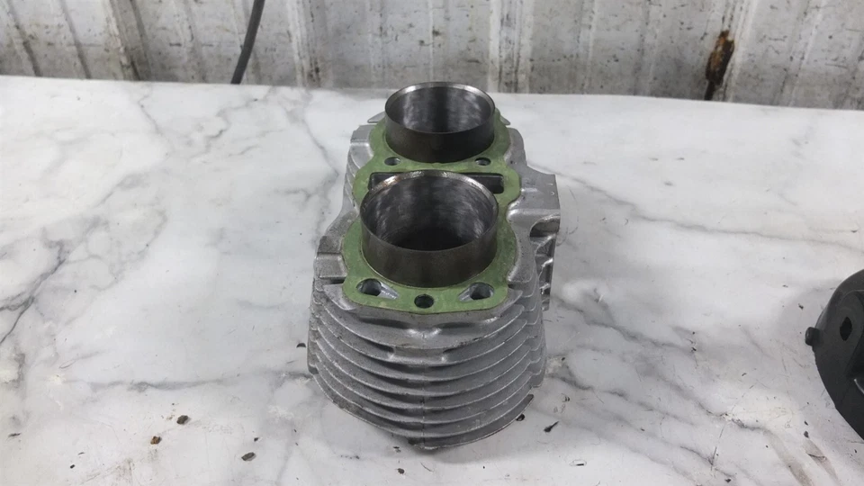 75 Honda CB500 CB 500 T CB500T Engine Motor Cylinder Jug  - Imagem 2 de 4