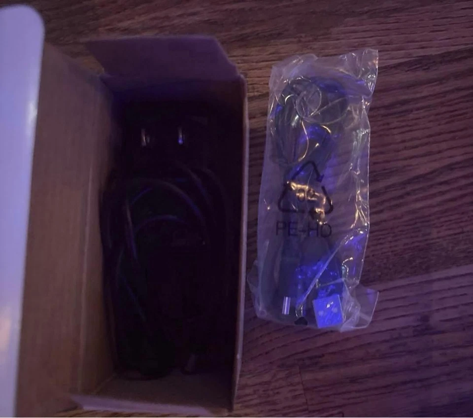 TC-Helicon VoiceLive Play Vocal Effects Processor Opened Unused Complete - Image 3 of 4