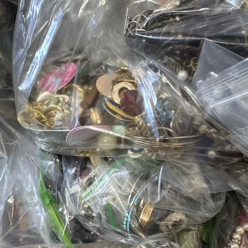 5+ lbs Huge Lot Costume Jewelry VTG Now Junk Art Craft Surprise!!!